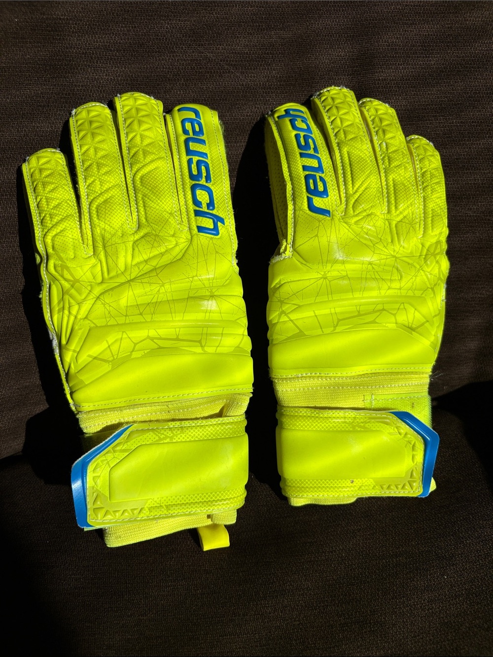 Reusch  Prisma Prime S1 Evolution Finger Support Goalkeeper Gloves, Size 8, EUC